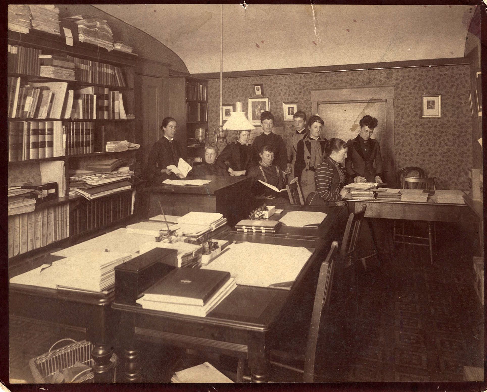 1860 sample of “Perkin Mauve” dyed silk